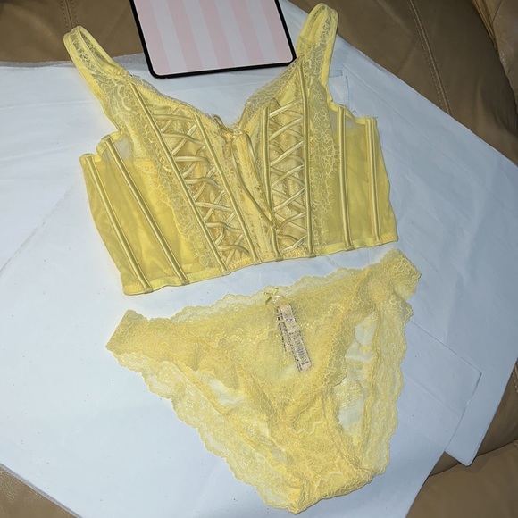 (L) 2pcs Victoria’s Secret Dream Angels set Corset & Cheeky Panty - Picture 5 of 17